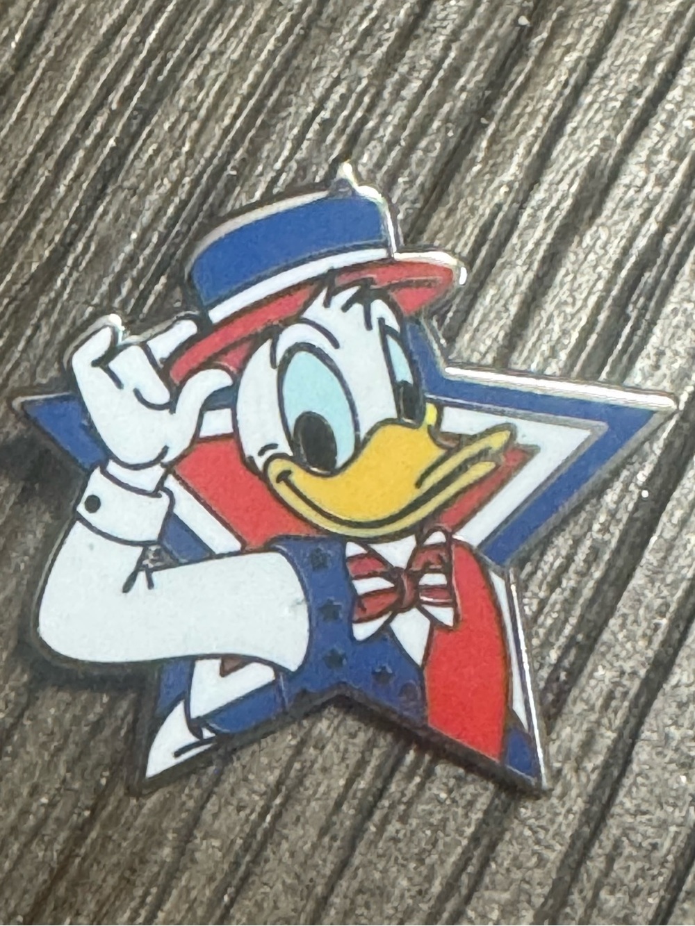 5/$25 Disney Patriotic Donald Duck Pin